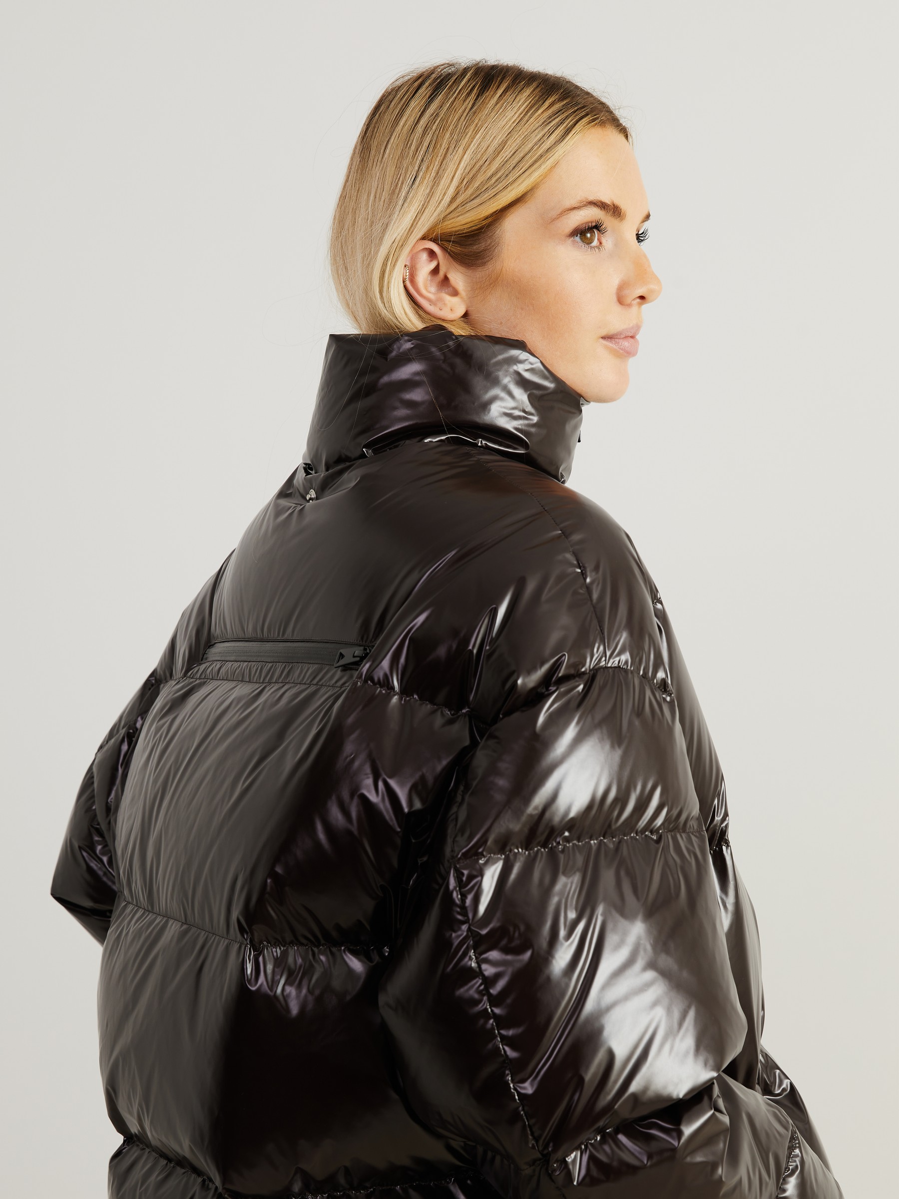 Womens Clothing Coats Short coats Bottega Veneta Shiny Leather Zip Up Coat in Black 