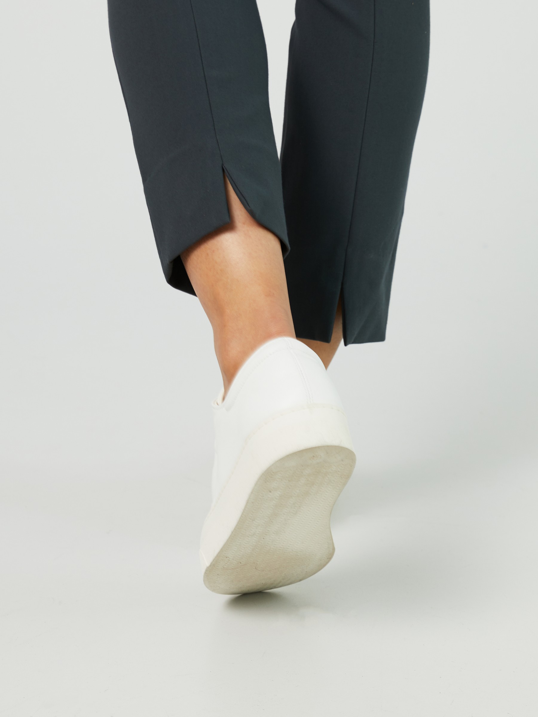 Stitch Front Seam Leggings by VINCE.