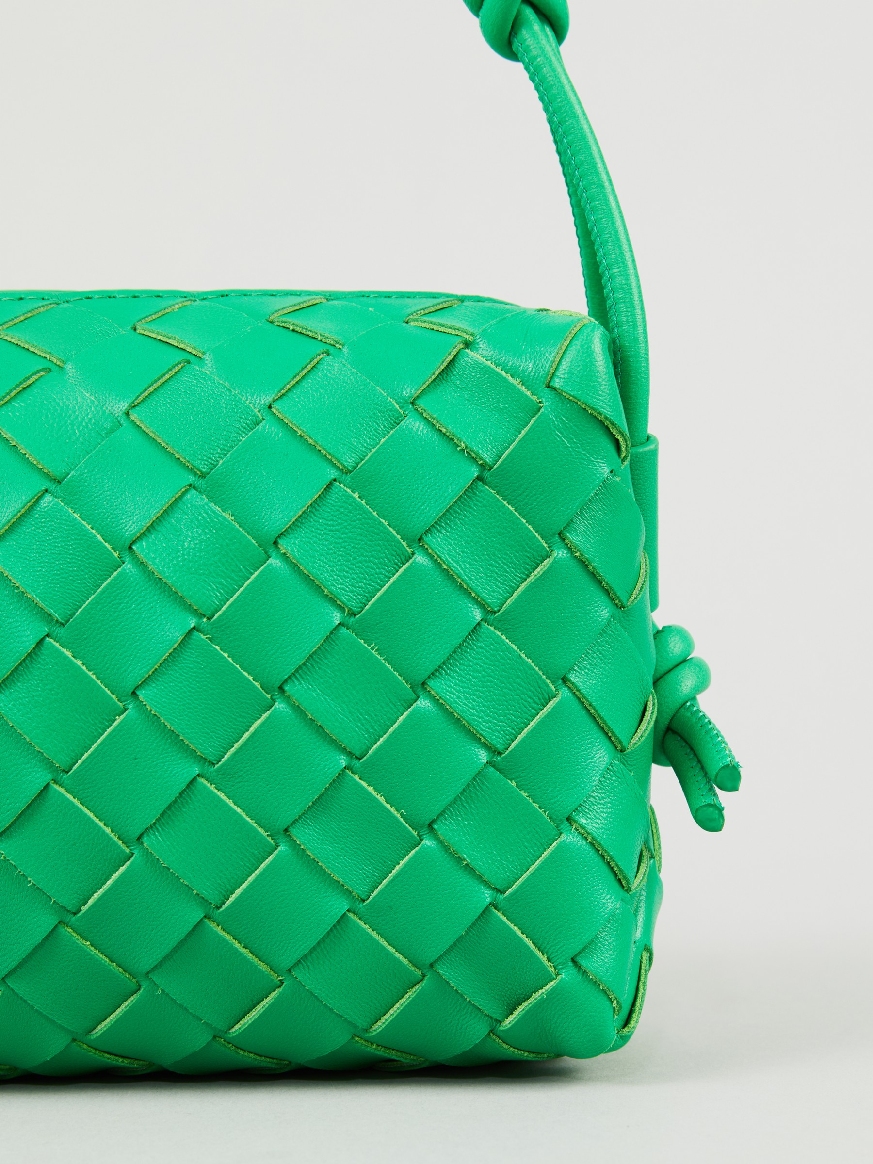 Green 'Loop Medium' shoulder bag Bottega Veneta - Vitkac TW