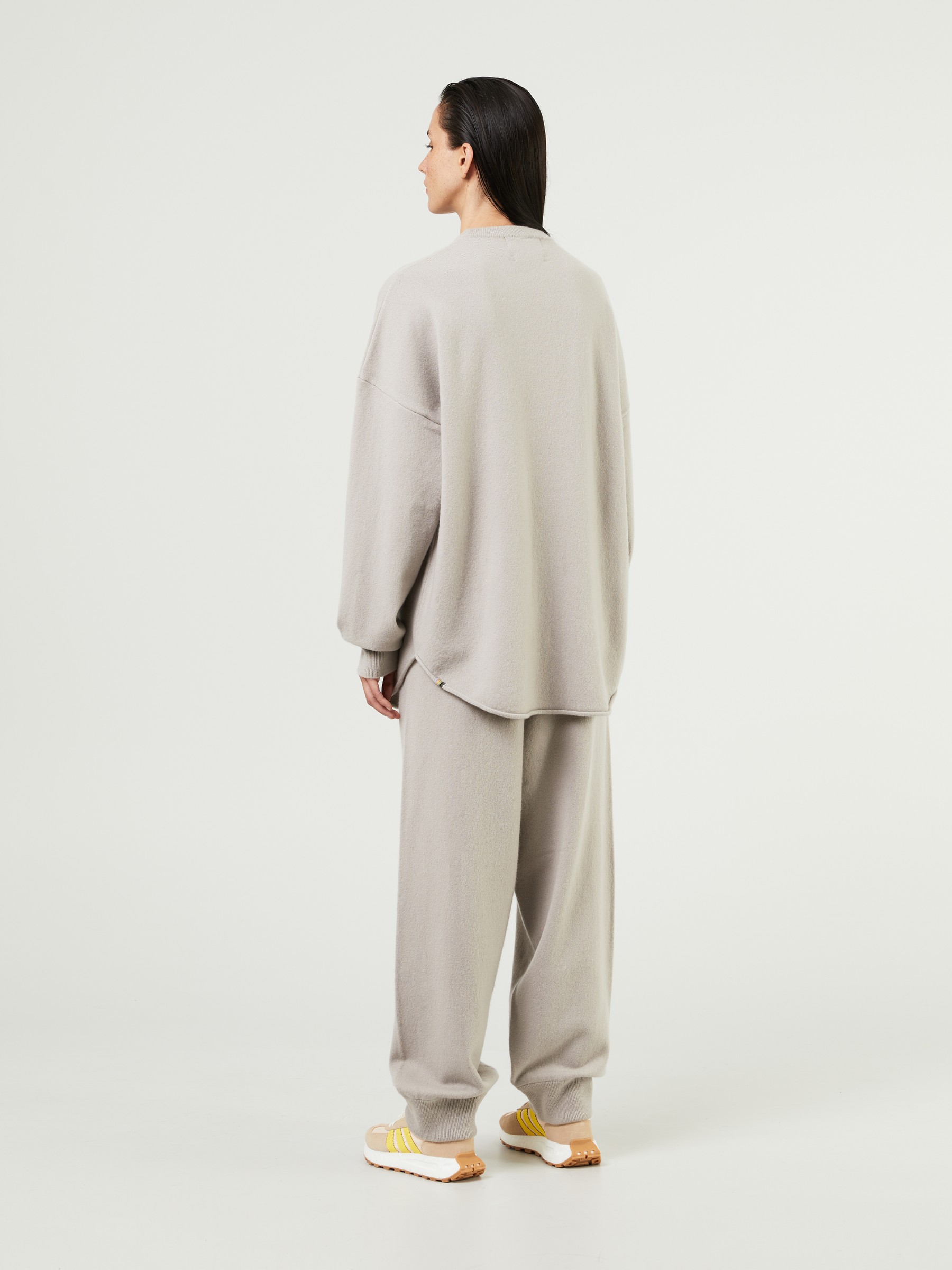 extreme cashmere x Cashmere Sweater 'n°53 Crew Hop' Light Grey 