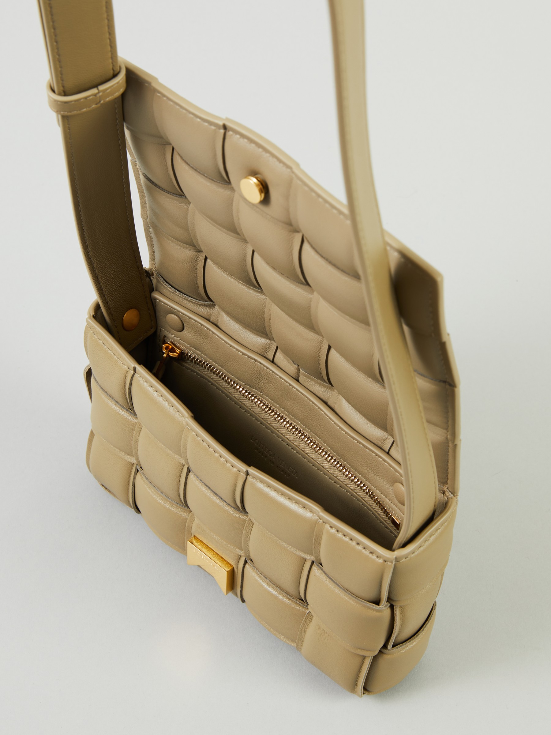 Bottega Veneta Cassette Bag Travertine in Lambskin Leather with Gold-tone -  US