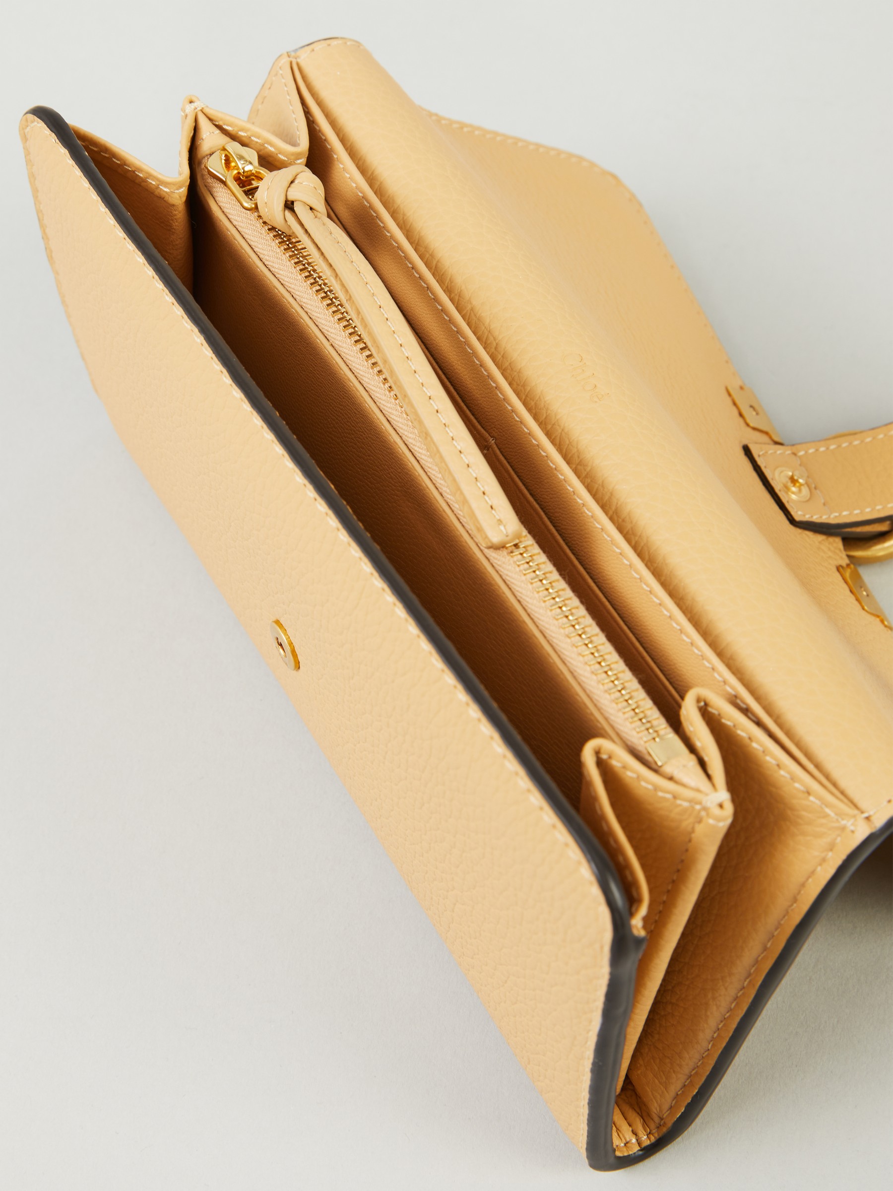 Chloé Marcie Zip Grain Calfskin Wallet In Tan